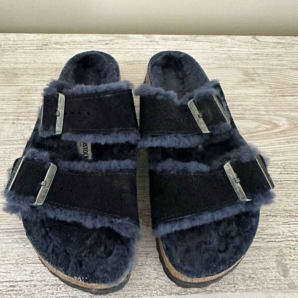 Birkenstock Women’s Arizona Shearling Sandals